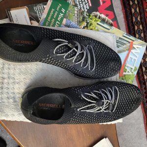 Woman's shoes